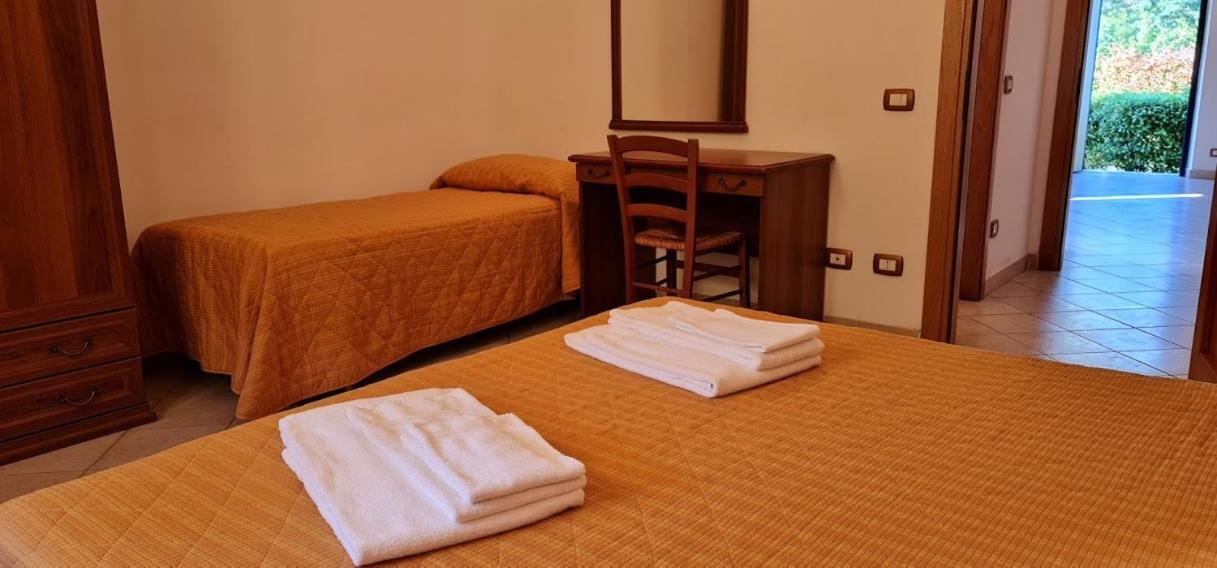 Oasi Del Grillo Lejlighedshotel Castelnuovo Berardenga Eksteriør billede