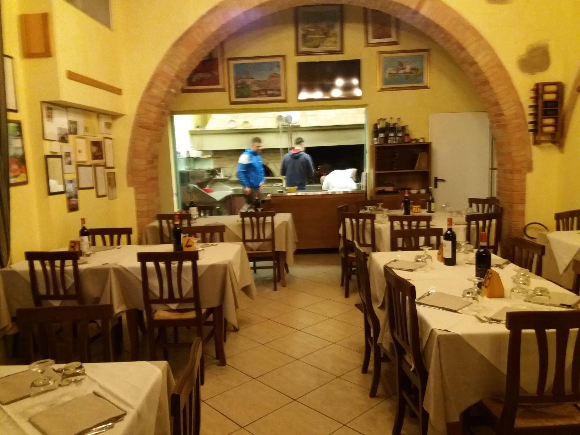 Oasi Del Grillo Lejlighedshotel Castelnuovo Berardenga Eksteriør billede